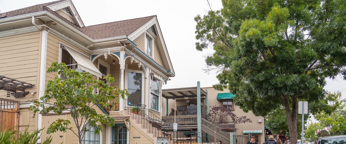 Gourmet Ghetto which includes street scenes