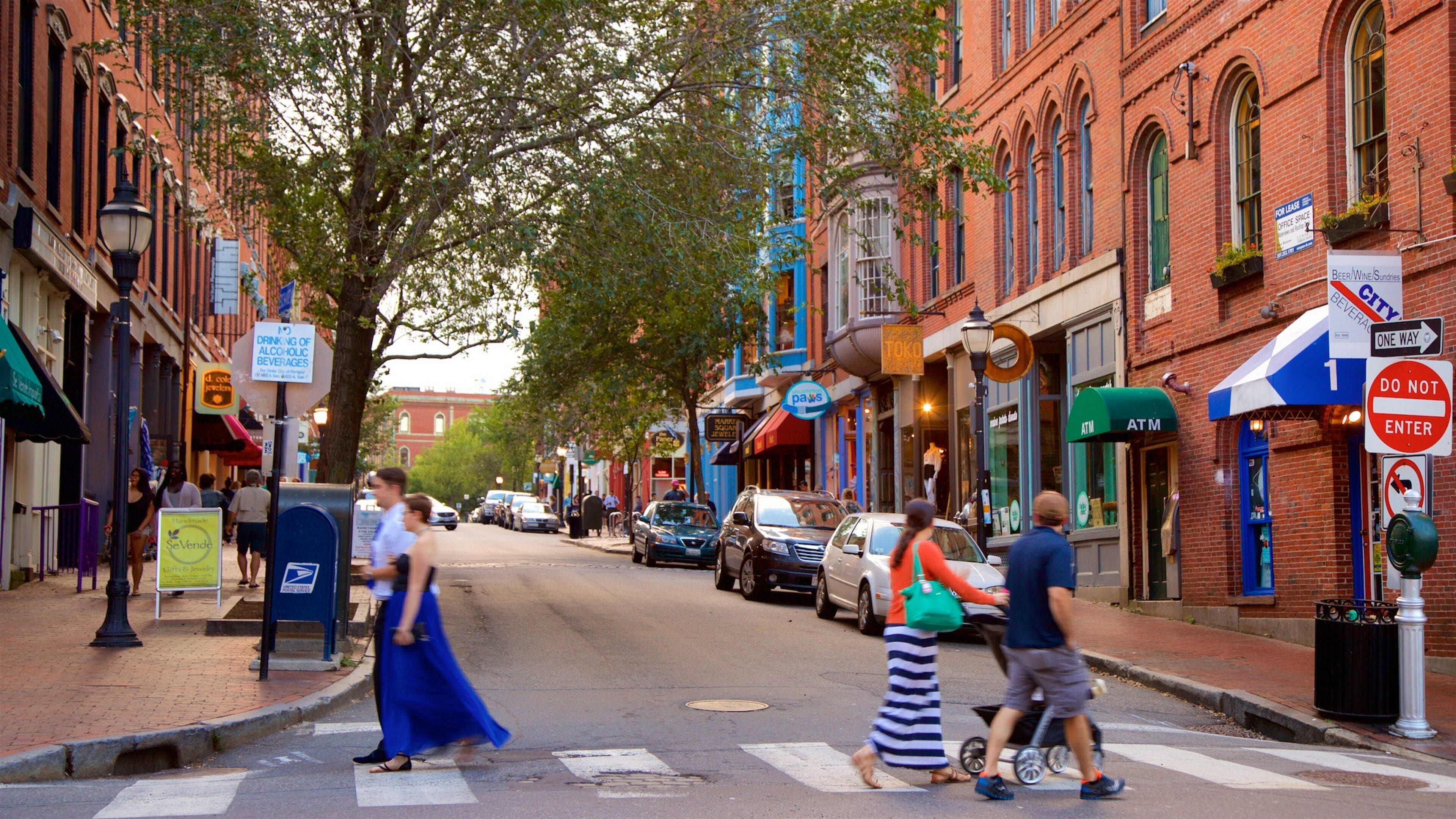 Old Port fasiliteter samt gatescener