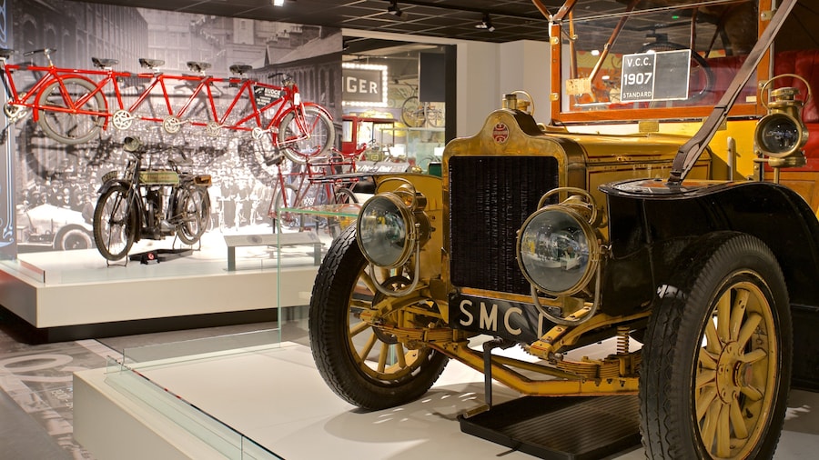 Coventry Transport Museum featuring sisÀkuvat ja perintökohteet