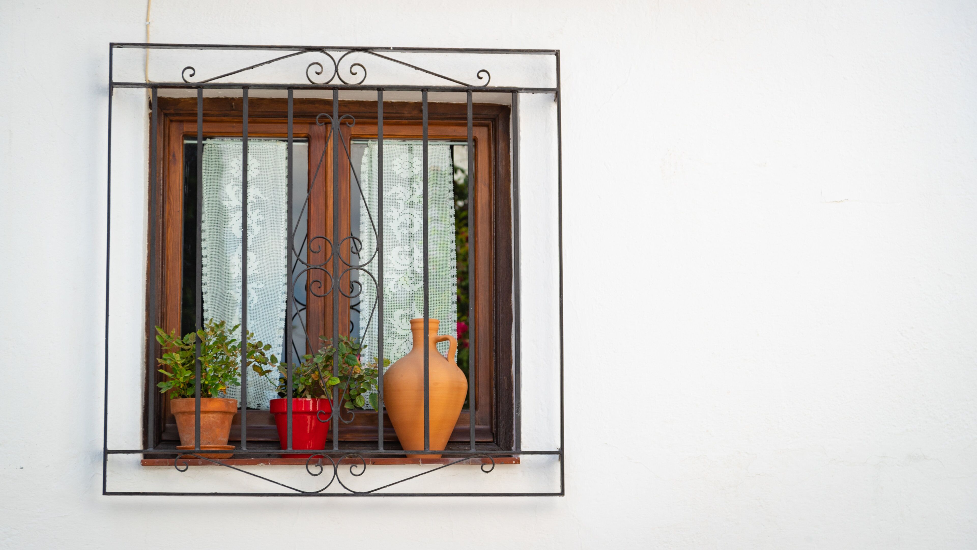 Albaicín showing a house
