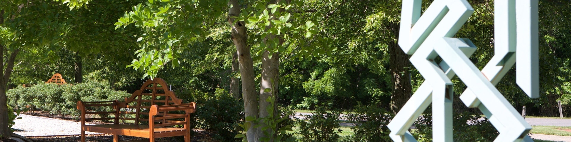 Maryland Quiet Waters Park showing a statue or sculpture and a park