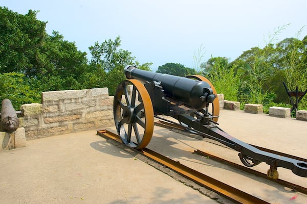Hulishan Cannon Fort which includes military items and a monument