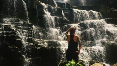 Getting up close to the falls. One of my favorite places in NY. #chittenangofalls #waterfalls #hiking #upstateny #waterlust #roadtrip