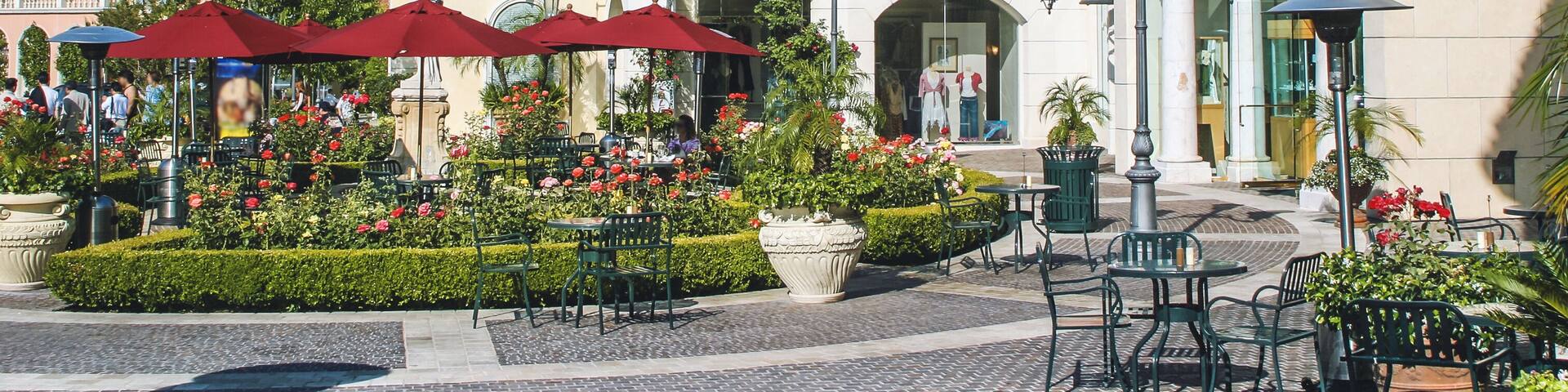 美しい商店街風景