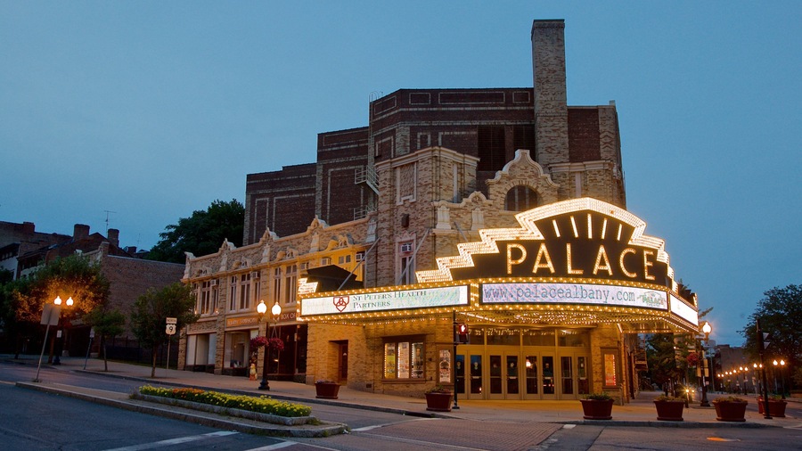 Palace Theater featuring heritage architecture, signage and night scenes
