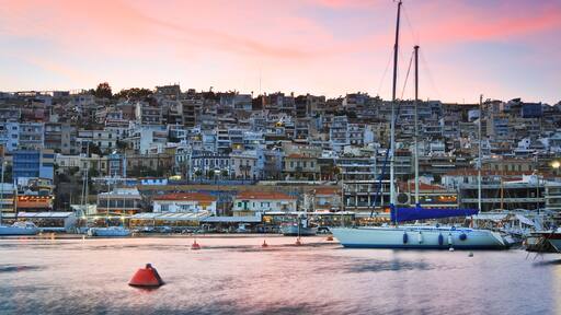 ์ผ๋ผ์น๋ ๋๋ผํ์ด๋