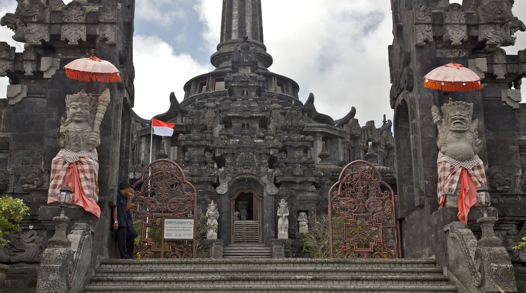 Monumento Bajra Sandhi mostrando un templo o sitio de culto y aspectos religiosos
