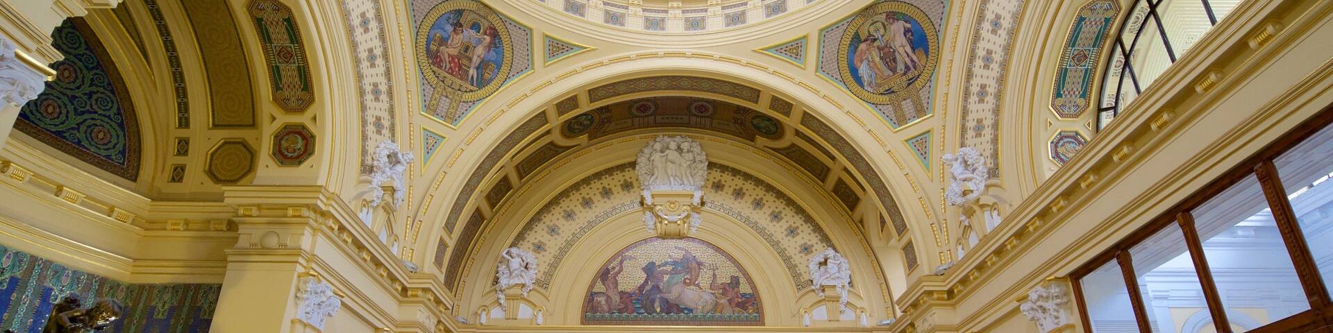 Szechenyi Thermal Bath showing interior views, a day spa and heritage architecture