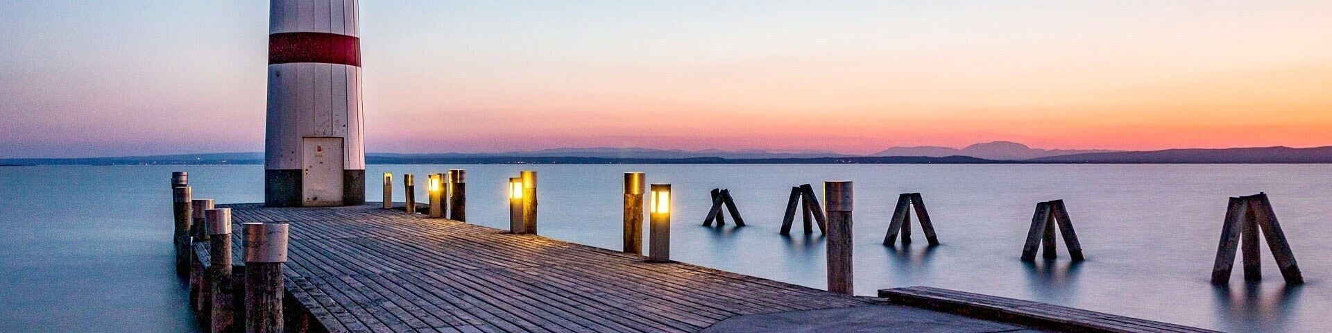 Podersdorf's lighthouse is a nice memory of the last Summer and also an inspiration for next one... A lake on the border of Austria and Hungary, in fertile landscape of wine grapes and kilometers of cycling trails, offers much for active sporty people, pensioners who love their own way and speed of living, as well as for families
#zcesty
#lighthouse
#longexposure
#dusk
#podersdorf
#amazingplaces
#travelling
#touristplace
#neusiedl
#lake
#austria
#europe