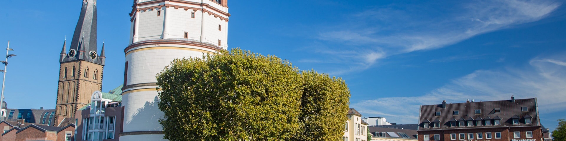 Düsseldorf Old Town which includes a square or plaza, street scenes and heritage elements