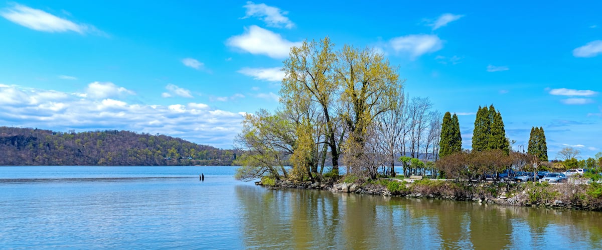MacEachron Waterfront Park and the Hudson river