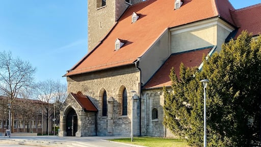 catholic church, chapel., himberg, red roof church, little church, village church, prayhouse, place of worship, himberg, lower austria, austria