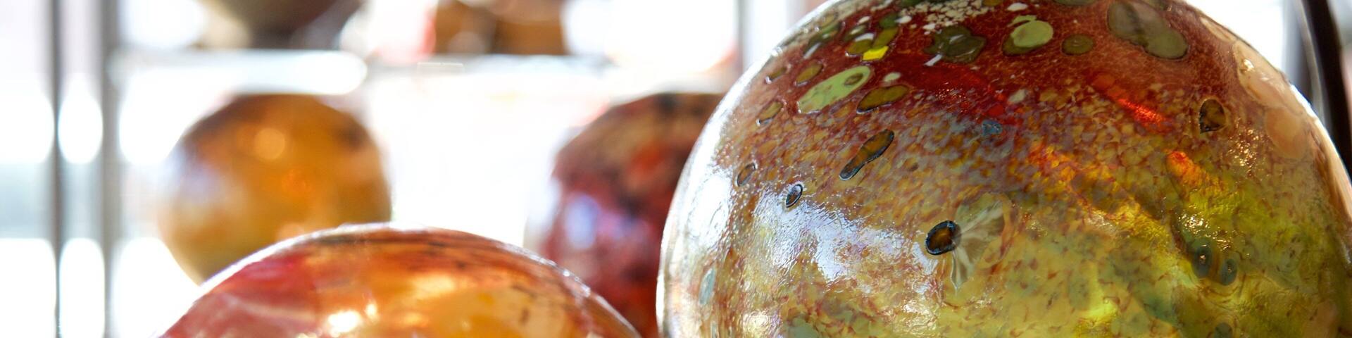 Estudio de arte Jennifer Sears Glass que incluye arte