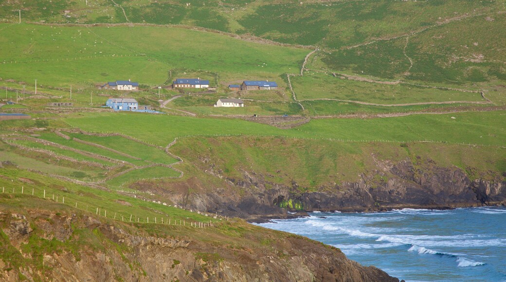 Dunmore Head fasiliteter samt rolig landskap, kyst og klippelandskap
