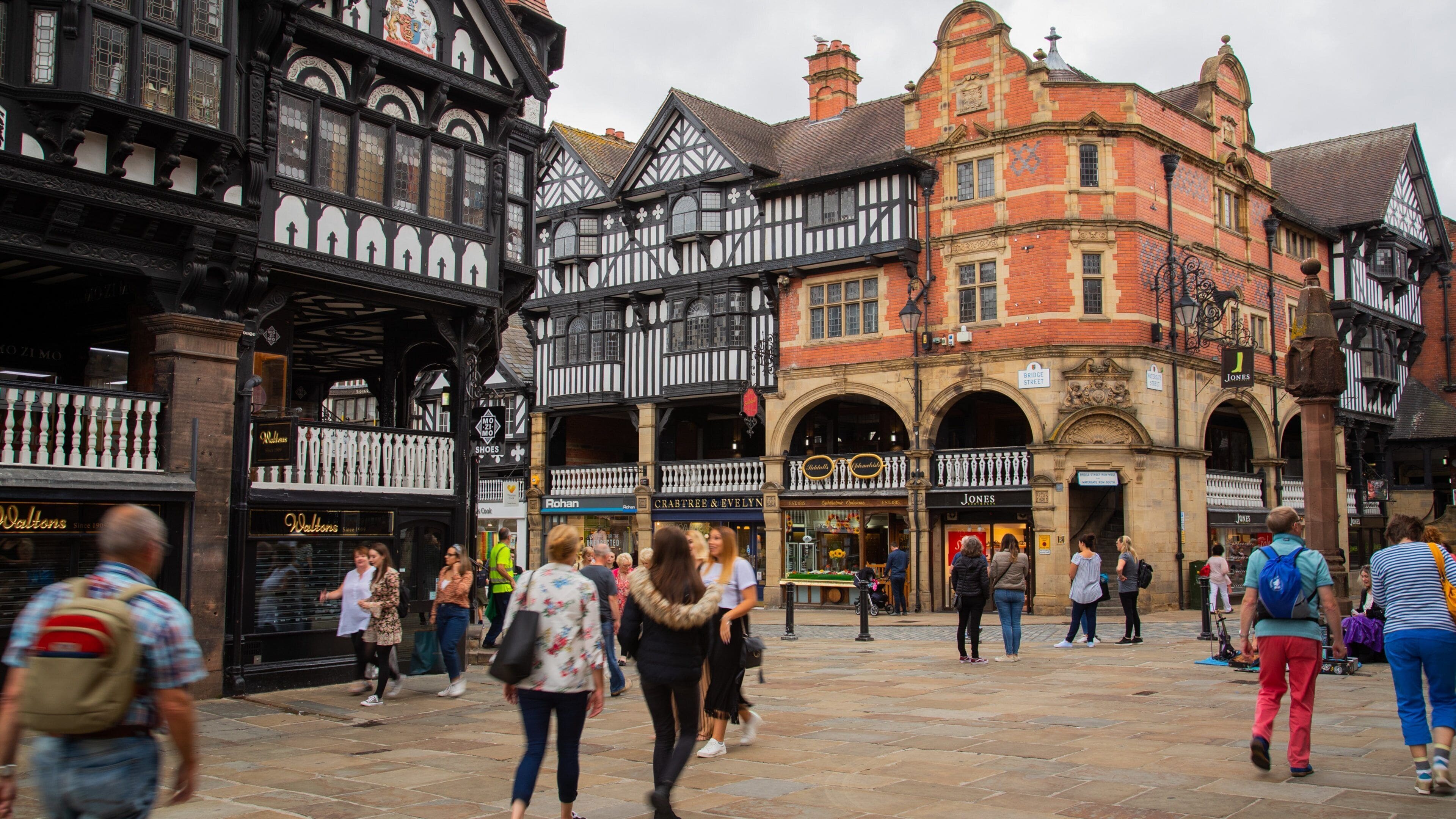 The Rows of Chester which includes street scenes