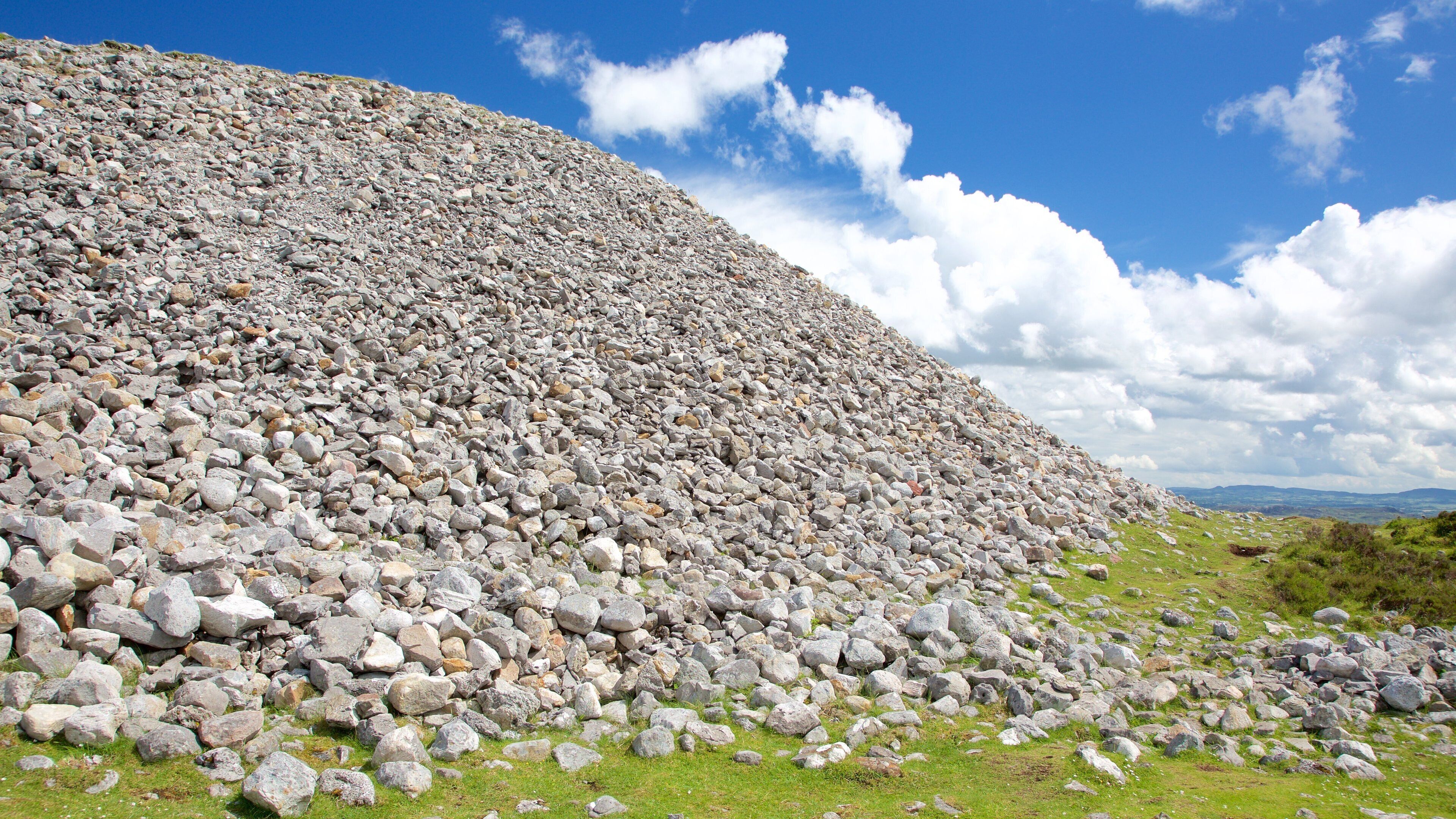 Knocknarea showing heritage elements and mountains