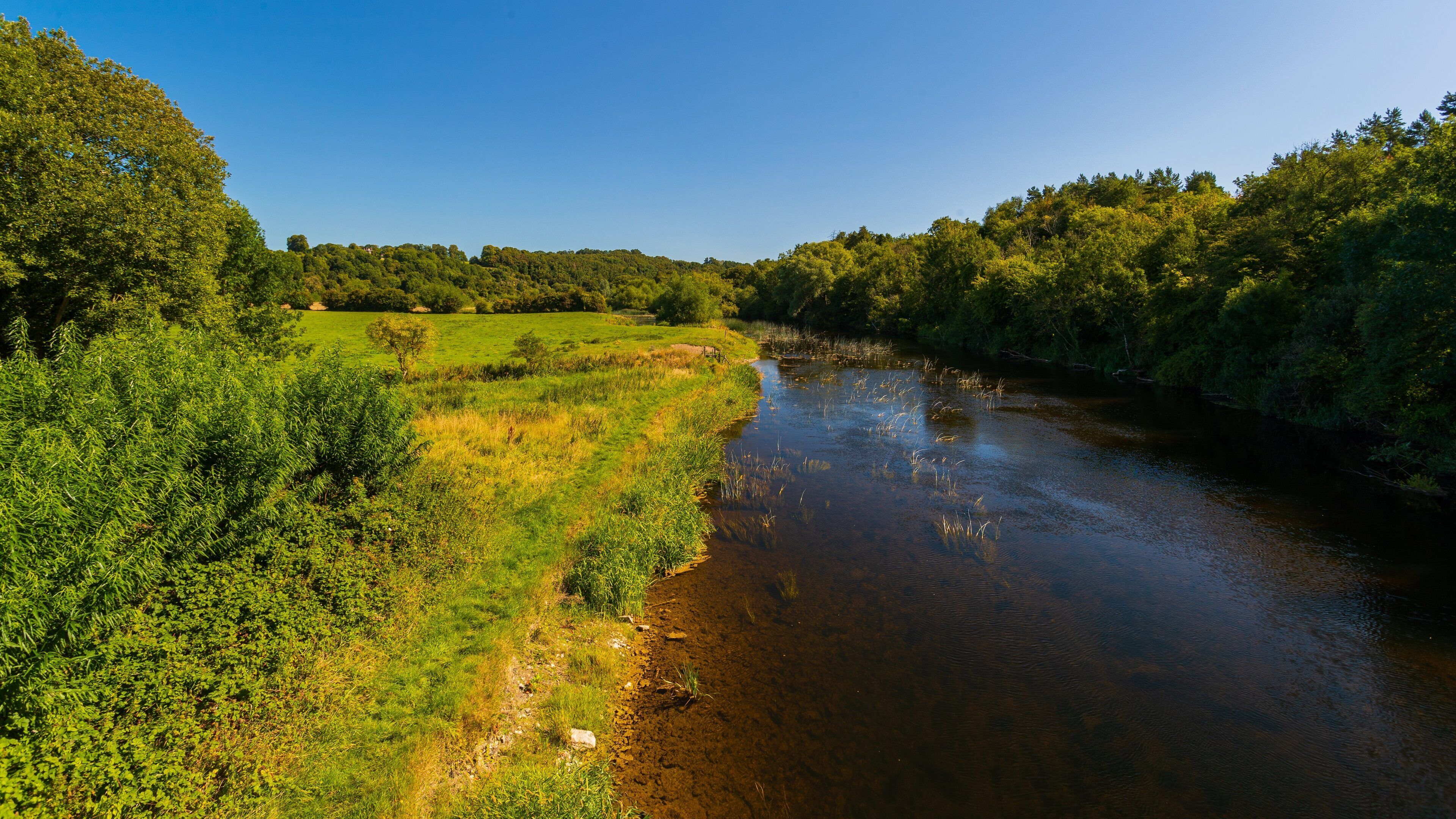 Bru na Boinne Visitor Centre showing tranquil scenes and a river or creek