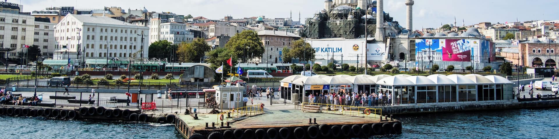Istanbul_EminonuPier_6175181_02