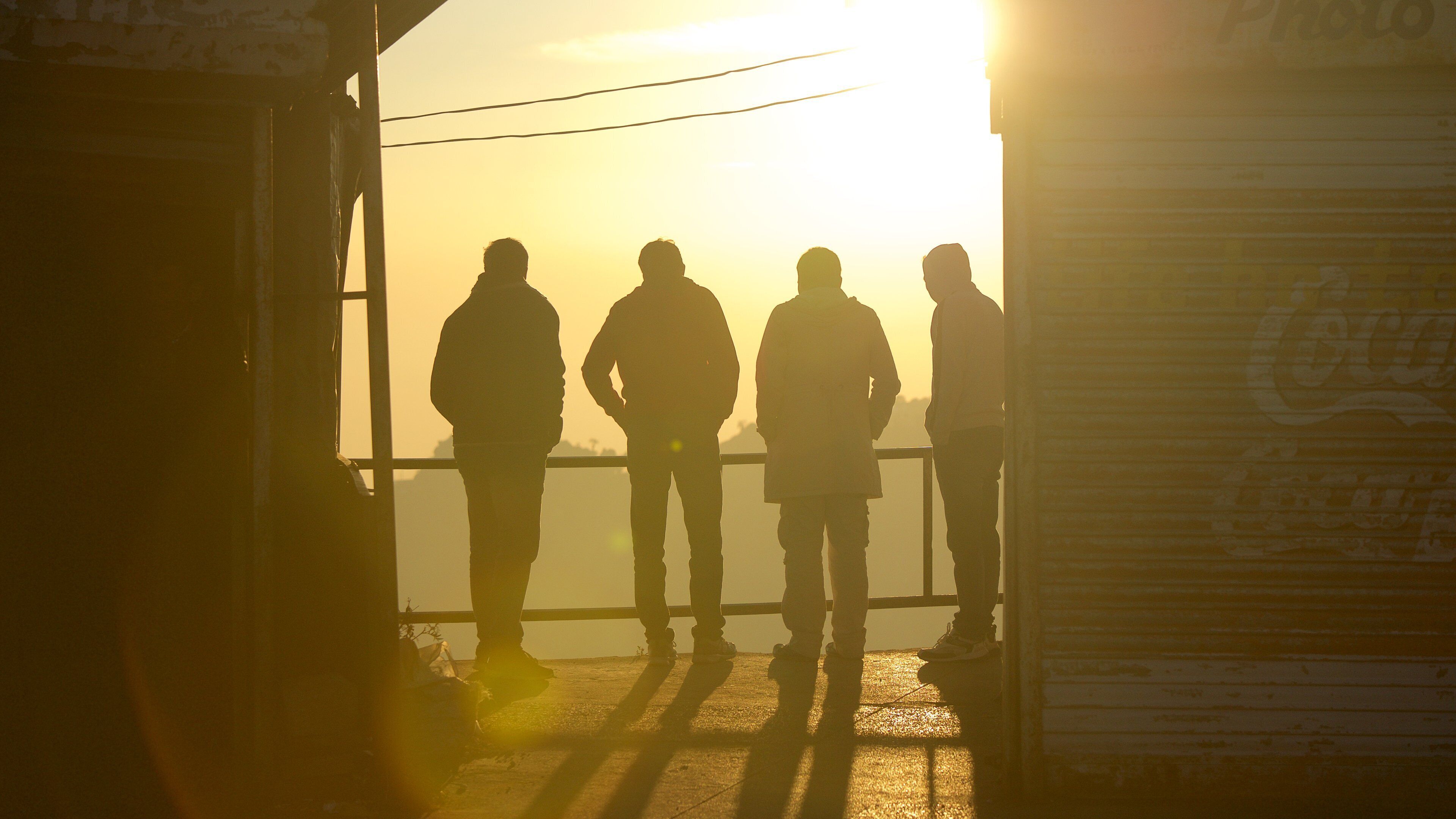 Gun Hill toont een zonsondergang en ook een klein groepje mensen