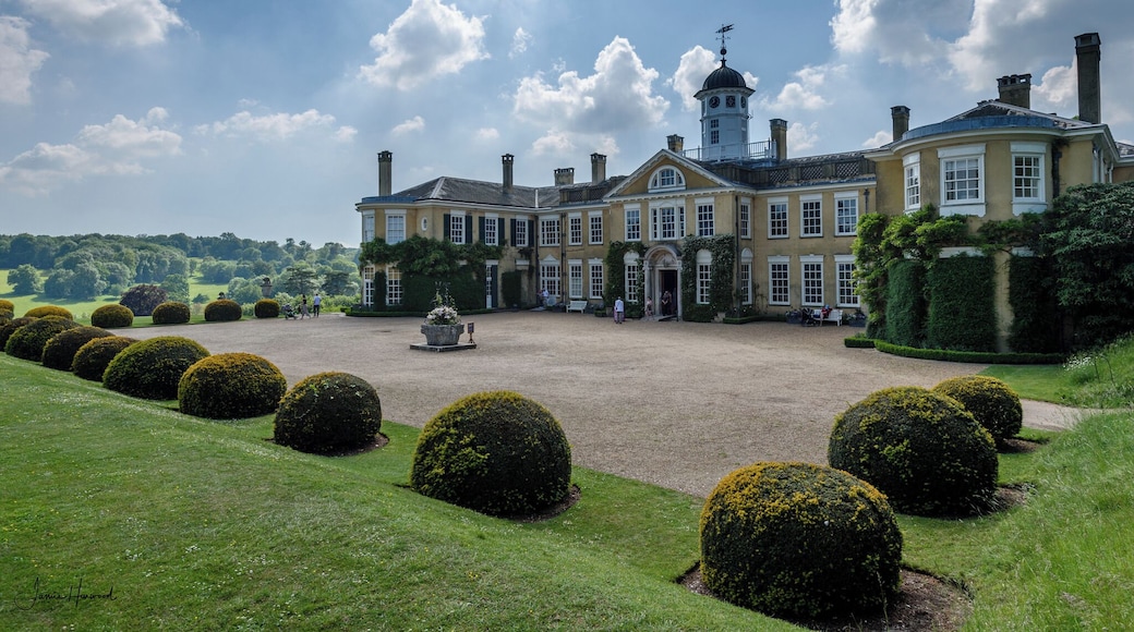 Polesden Lacey is a beautiful spot just south of London. A fine example of an Edwardian British country home complete with the last owners belongings and furniture.
#nationaltrust #statelyhome #britishhistory #britishcountryside