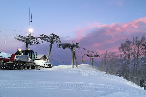 Kungsbergets skidanlÀggning som inkluderar snö