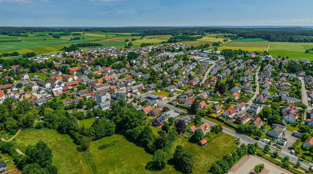 Adelsried im nördlichen Landkreis Augsburg aus der Luft