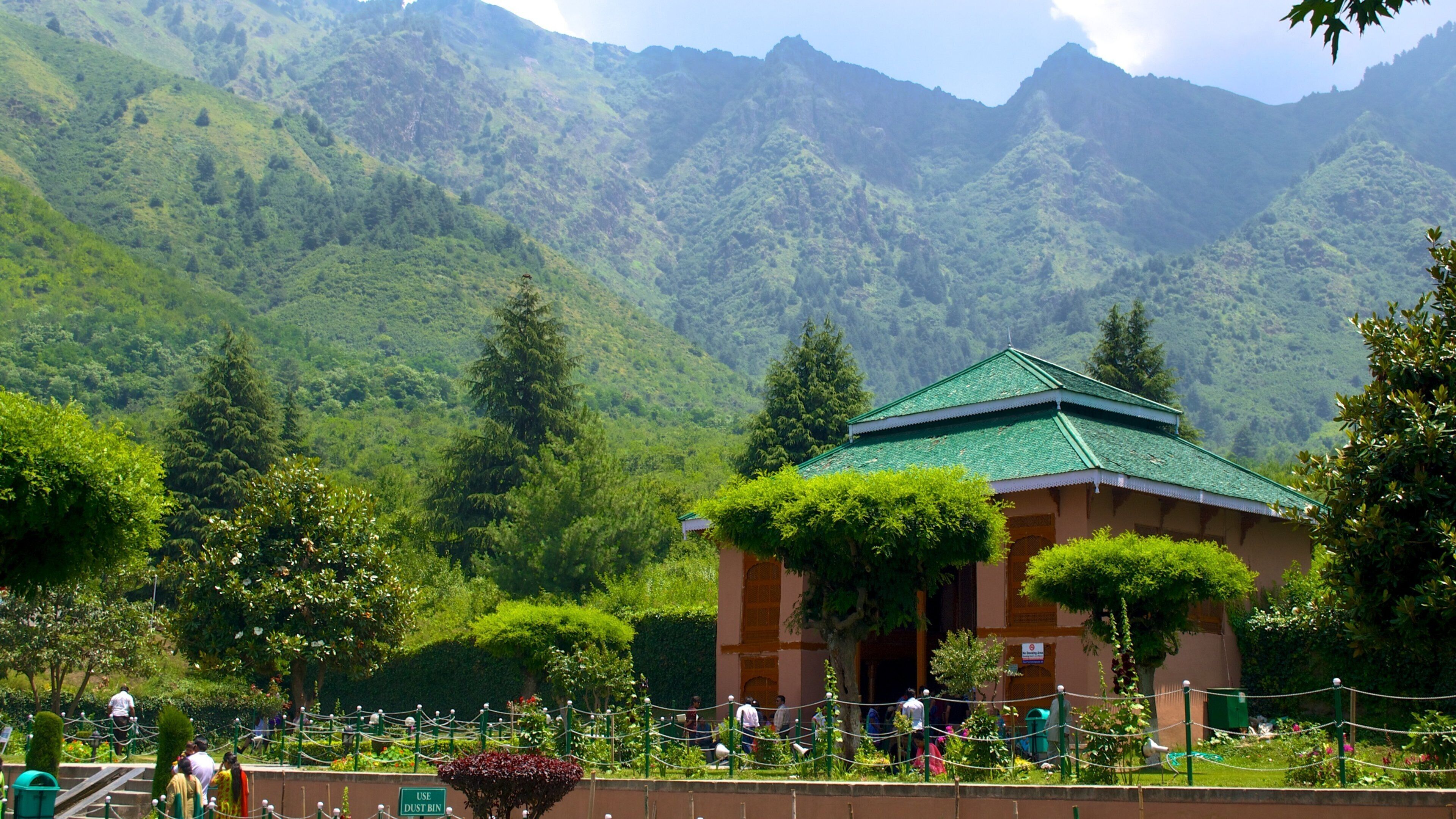 Chashma Shahi Garden caratteristiche di parco