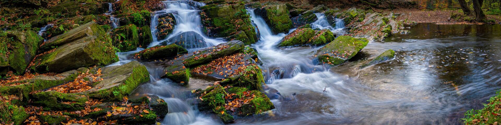 Wasserfall im Harz Wald im Herbst - Panorama