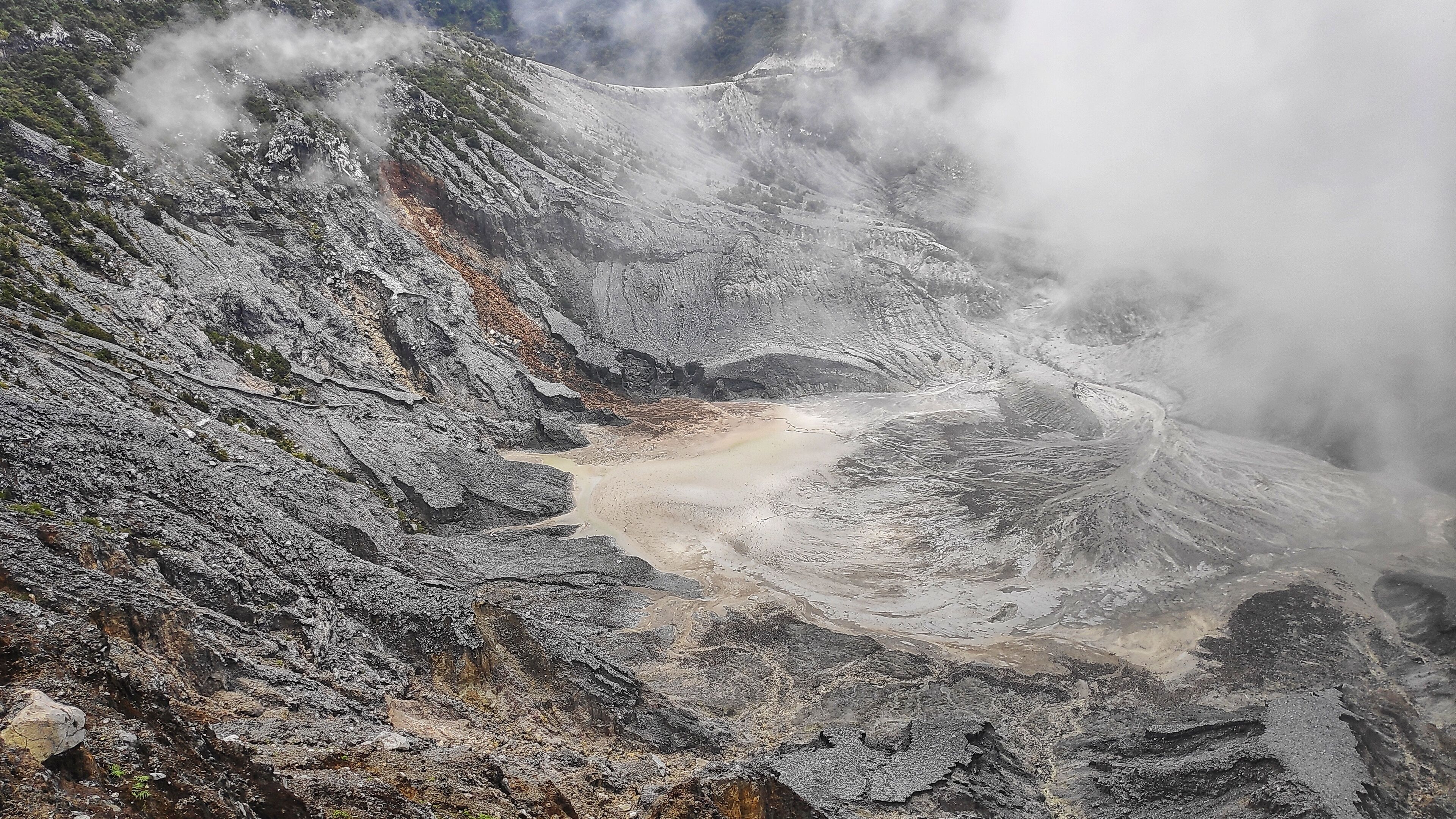 Stratovolcano

#bandung
#indonesia
#mountain
