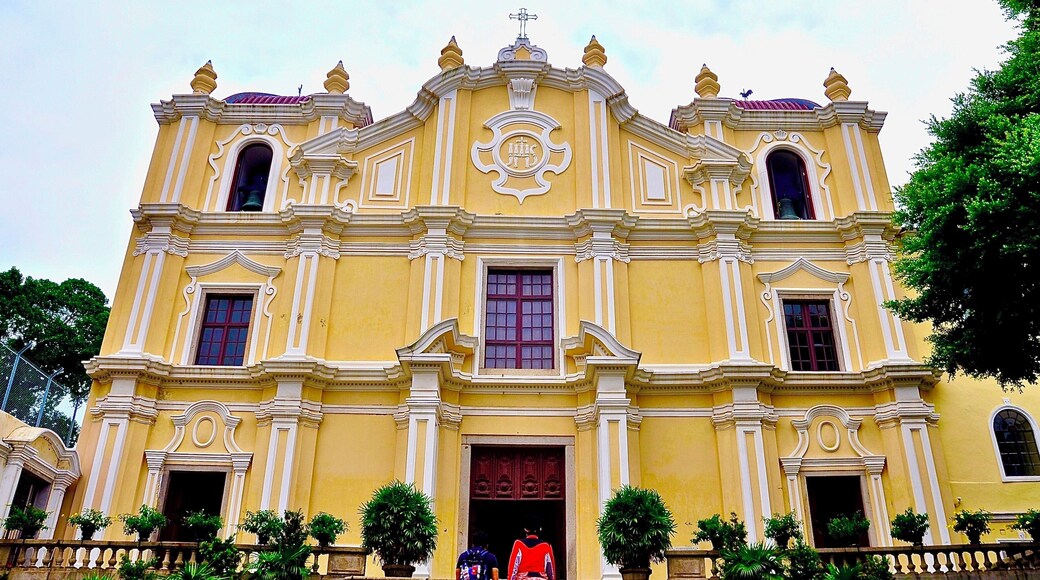UNESCO World Heritage Site: Historic Centre of Macau
St. Joseph Seminary Building was built in 1728 and the Church was built in 1758 is a fine example of batoque architecture. Inside the Church lies one of Macau's most valuable religious relics. It was the principal base for the missionary work implemented in China, Japan and around the region.
#Macau #Macao #church #history #UNESCOWorldHeritageSite