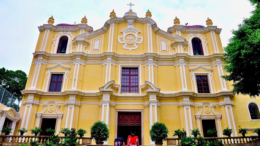 UNESCO World Heritage Site: Historic Centre of Macau
St. Joseph Seminary Building was built in 1728 and the Church was built in 1758 is a fine example of batoque architecture. Inside the Church lies one of Macau's most valuable religious relics. It was the principal base for the missionary work implemented in China, Japan and around the region.
#Macau #Macao #church #history #UNESCOWorldHeritageSite