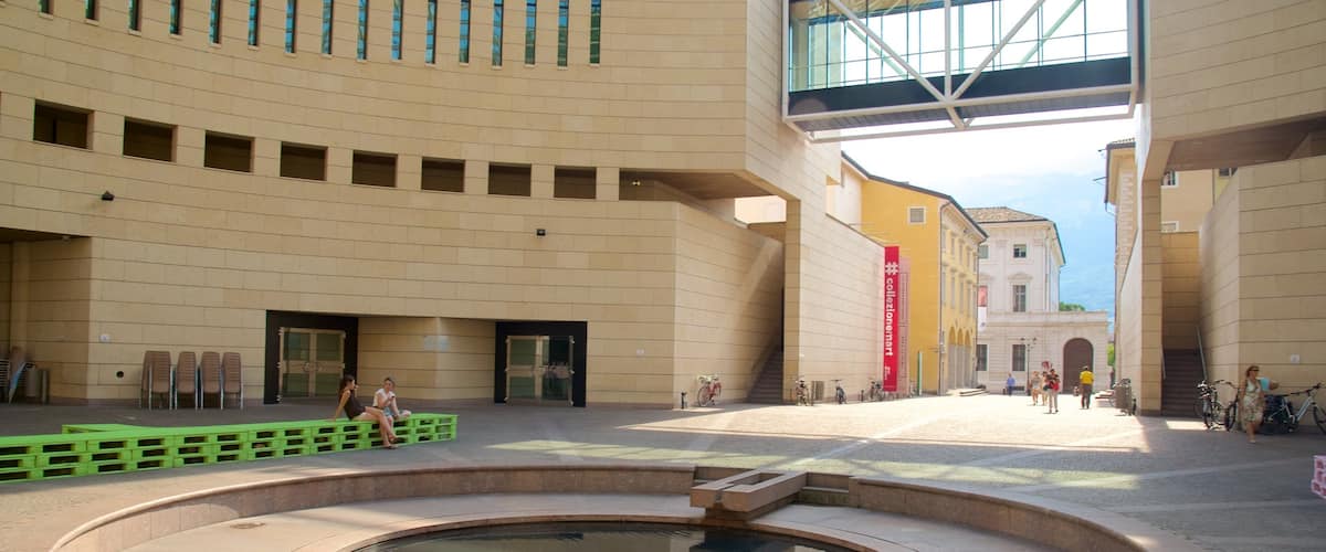 ๊ทผํ๋๋ฏธ์ ๊ด ์ ๋ณด์ฌ์ฃผ๋ ์ฐ๋ชป ๊ณผ ํ๋์  ๊ฑด์ถ ๋ฟ๋ง ์๋๋ผ ์๊ท๋ชจ ์ฌ๋๋ค