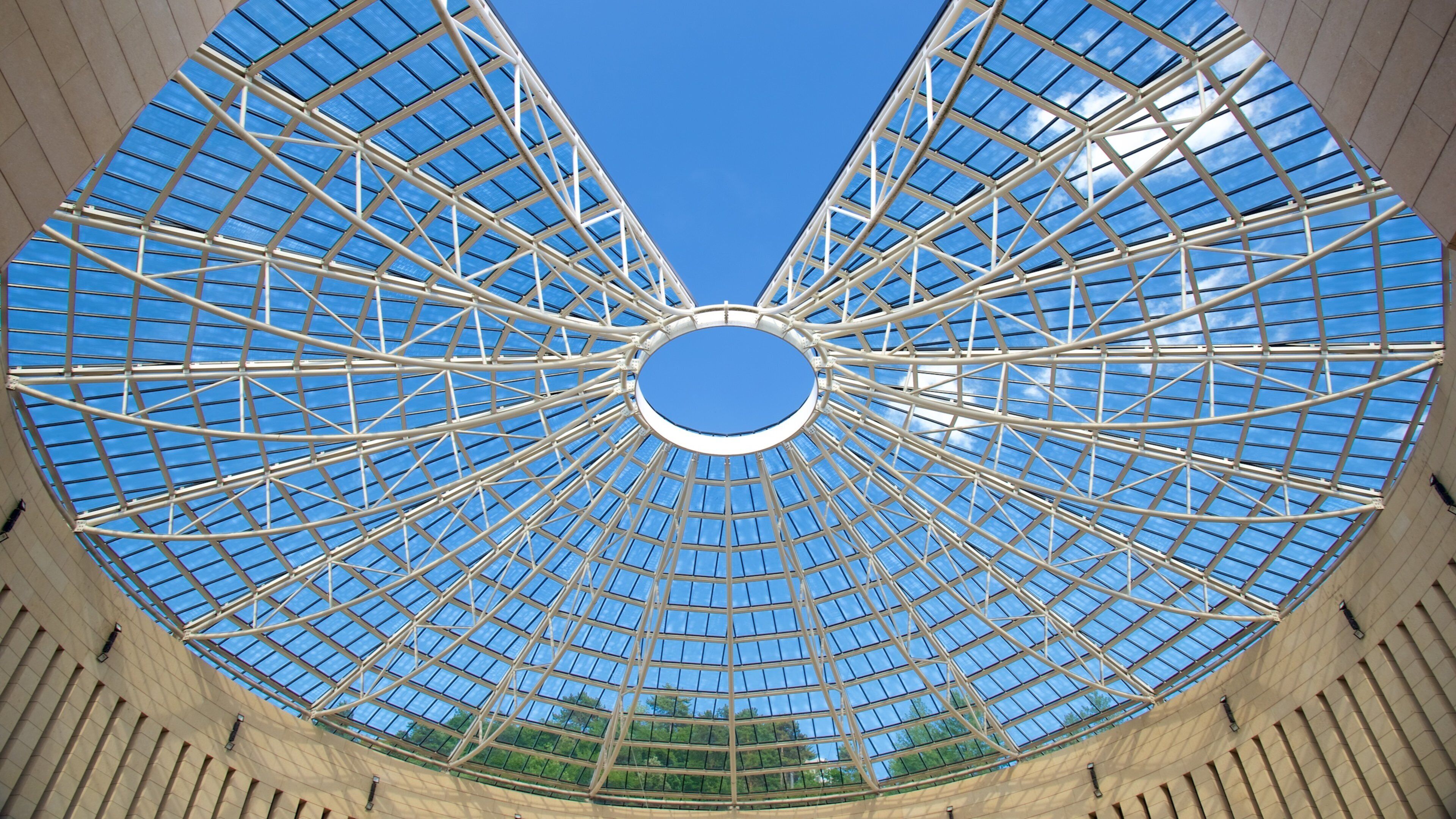 Museo di arte moderna e contemporanea mostrando vista interna