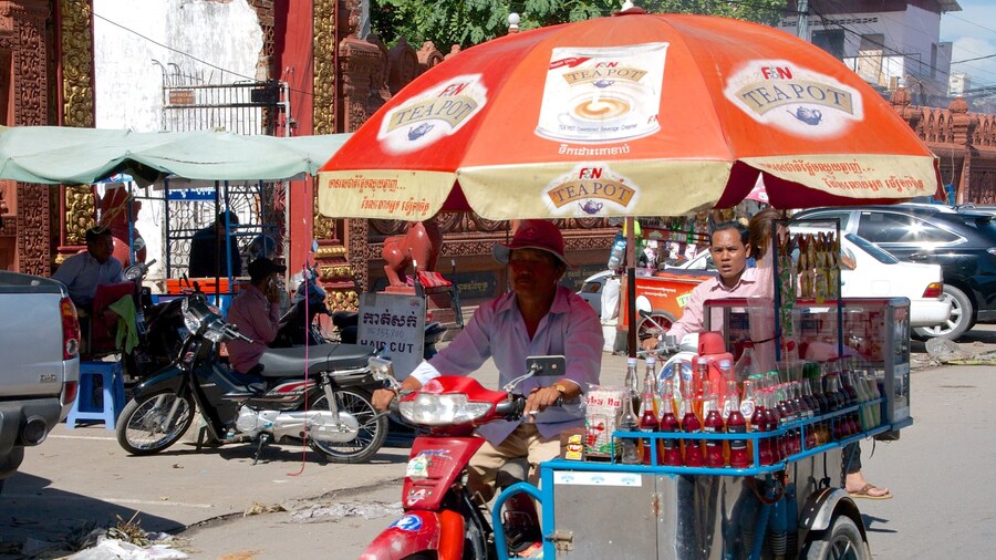 Marché Kandal mettant en vedette marchés et boissons aussi bien que petit groupe de personnes