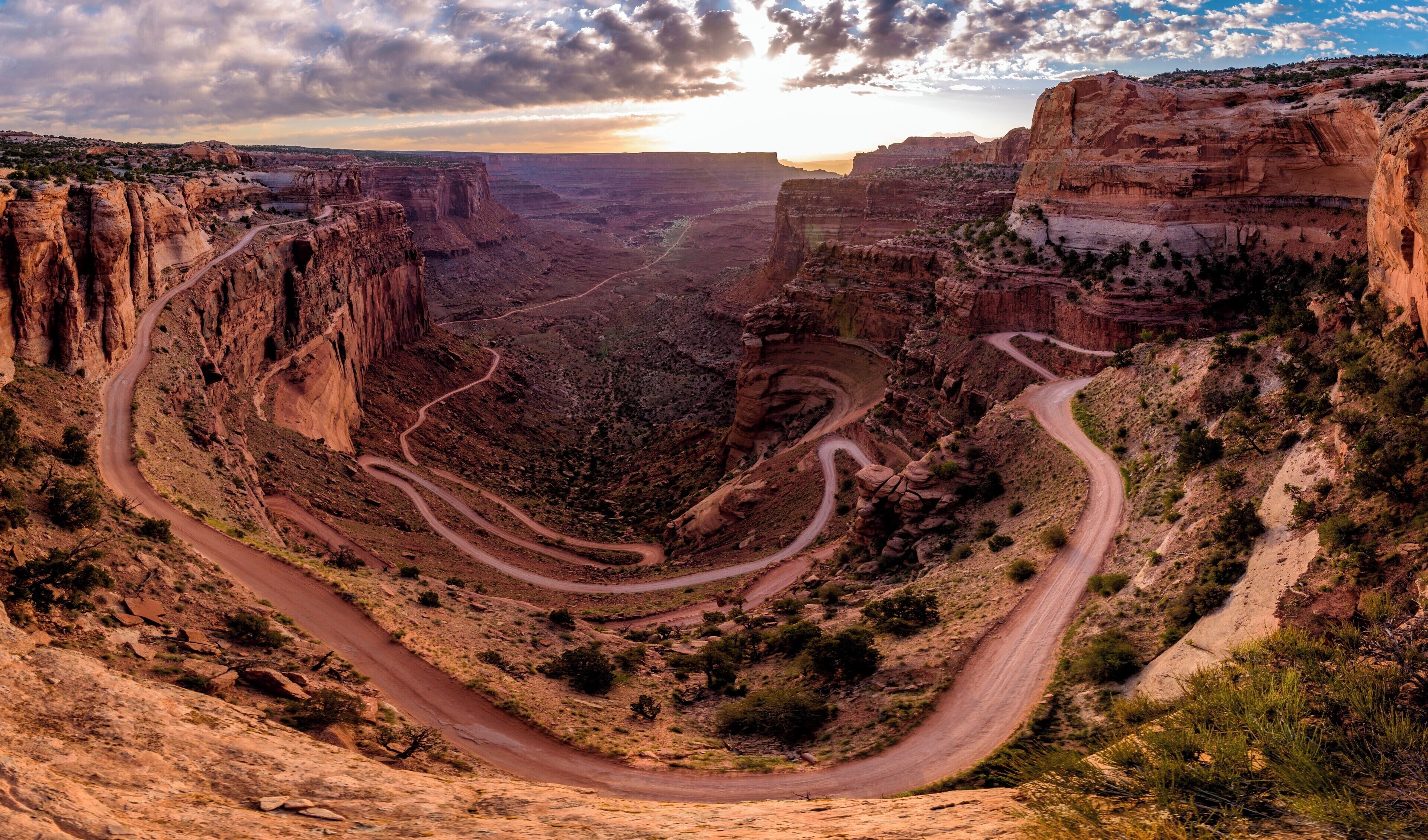 Right after the Sunrise at Mesa Arch, we headed back to Shafer Overlook to get this shot.

#OnTheRoad