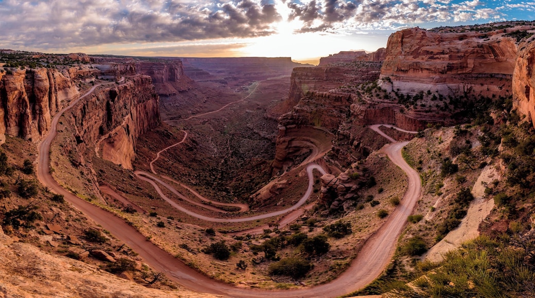 Right after the Sunrise at Mesa Arch, we headed back to Shafer Overlook to get this shot.
#OnTheRoad