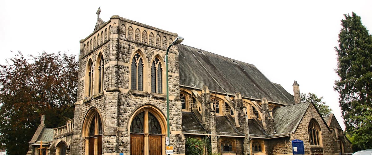 Wallington Methodist Church, Wallington, south London (formerly Surrey), seen from the northwest from the junction of Beddington Gardens (left) and Shotfield (right)