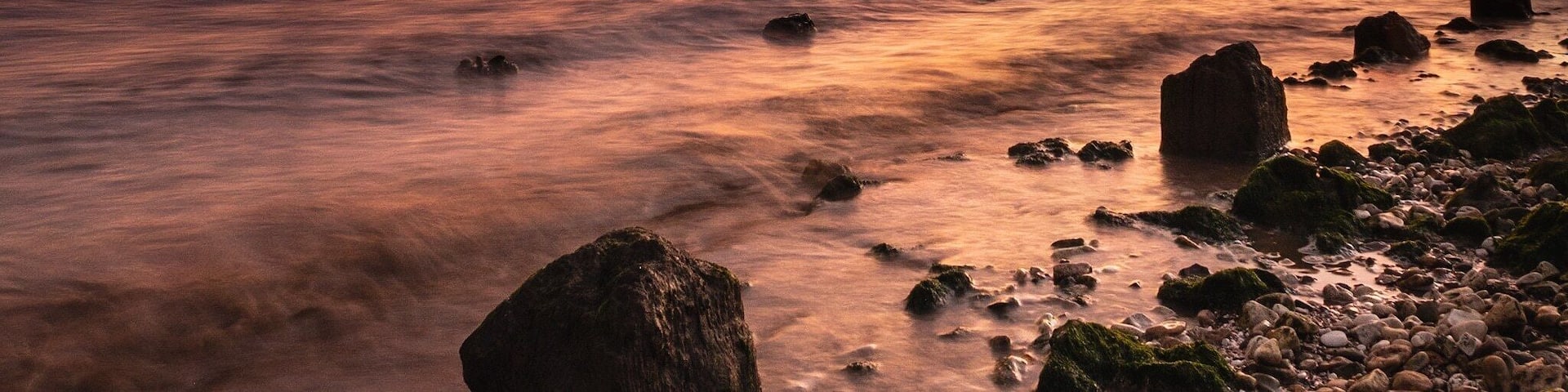 Catching the winter sun setting over the Humber Bridge from the North side, in Hessle.