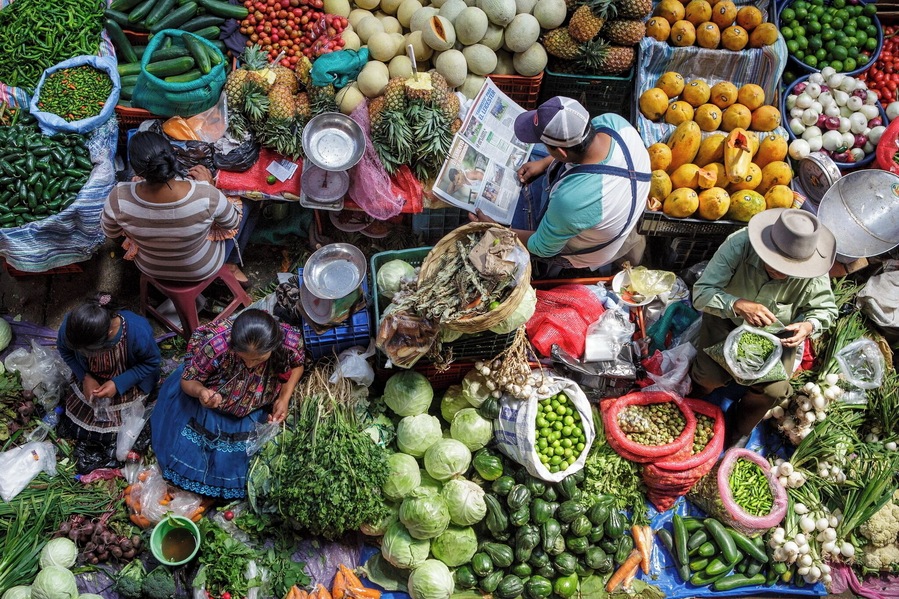 Love to take pictures from above.
This one I took from the second floor in the market.