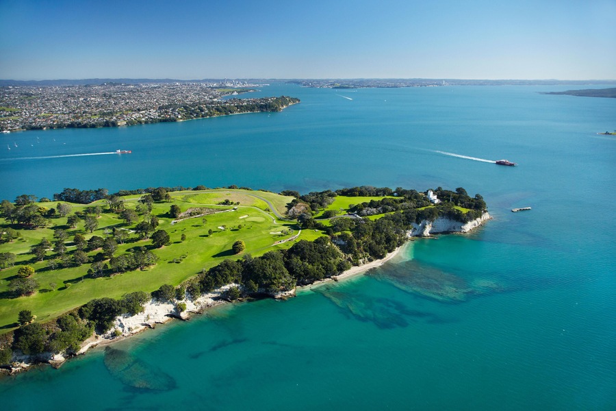 F1NB2T Howick Golf Course, Musick Point, Auckland, North Island, New Zealand - aerial