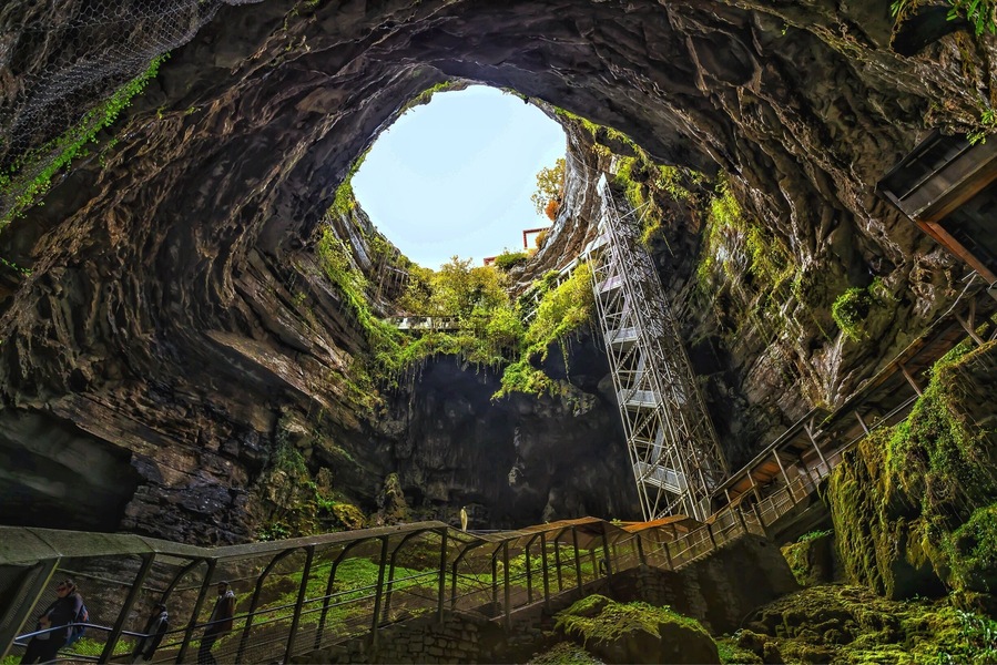 Travelling around the South West of France and you could come across the Gouffre de Padirac. The Padirac caves are amazing with visitors descending 75m before entering the cave which is at a depth of 103 m and a river system that is about 19km long. Take a boat trip along the subterranean system. Reasonably priced and so worth the visit. A short drive after your visit and a stop in a local village for soup du jour en vin rouge and, what a day! #travel #traveltheworld #nature #caves #parks