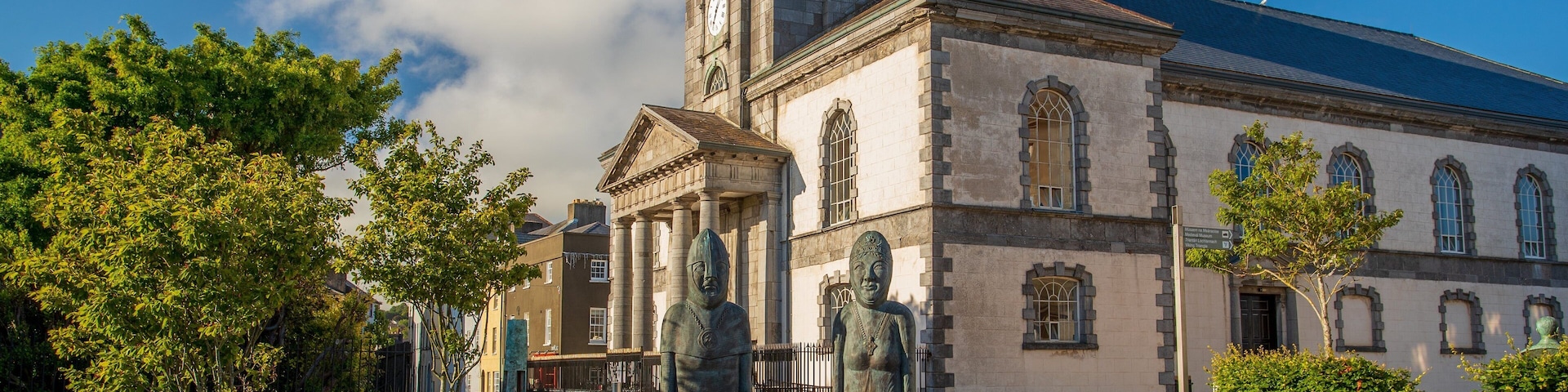 Viking Triangle featuring heritage elements, heritage architecture and a statue or sculpture