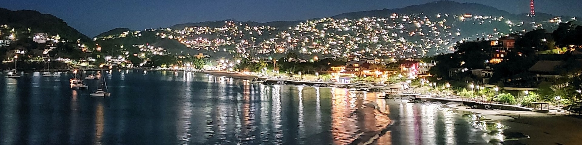 Beautiful beach walk
The Paseo del Pescador follows the beach and is a beautiful stroll from near Prinicpal to La Madera beach. Beautiful at night.