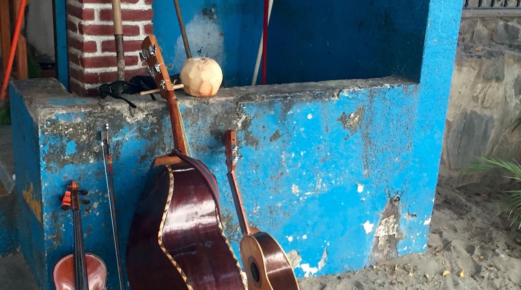 Such a cool vibe walking down all the side streets here. All the locals smiling and enjoying the Easter festivities.