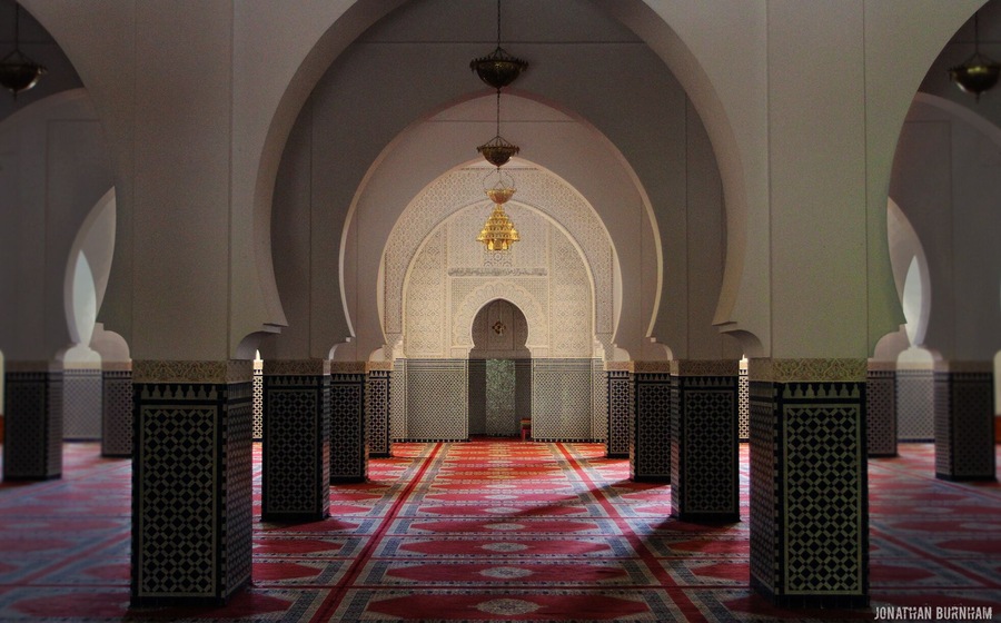 I visited the Moulay Ali Cherif Mausoleum in Rissani, Morocco on my way out to the Erg Chebbi Dunes.
The mosque holds the body of the Moulay Ali Cherif, the first ruler of the Alawite dynasty up until the 17th Century.
#Patterns #Morocco #travel #Africa #adventuretravel #mosque #culture #history
