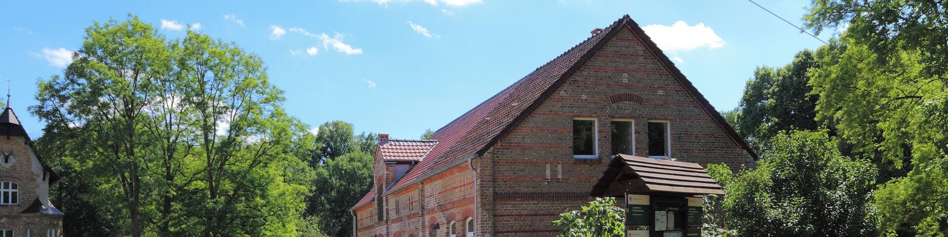 This is a picture of the Brandenburger Baudenkmal (cultural heritage monument) with the ID