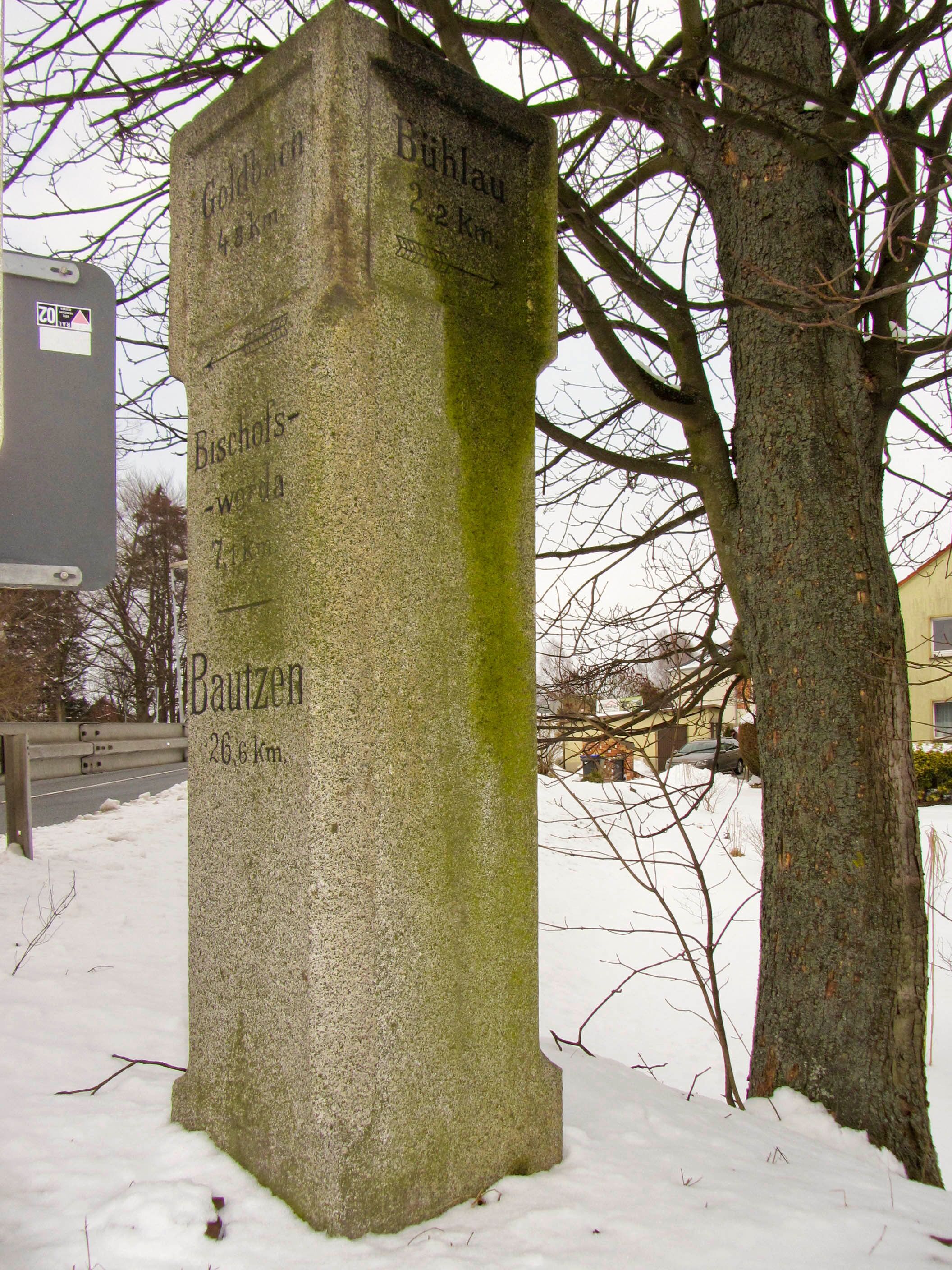 Historischer Distanzstein in Großharthau