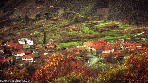 La pequeña aldea de Cristosende con vistas privilegiadas al cañón del Sil y lugar de artesanos en el que encontrar a cesteros y tejedoras