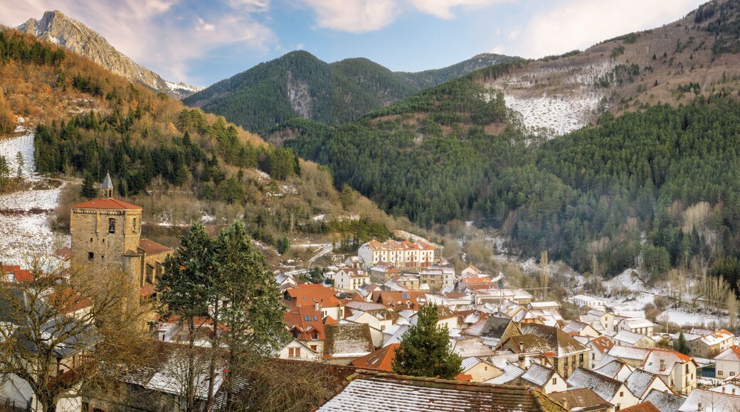 Panoramic view of the village of Isaba, taken from the Mirador de las Estrellas, spain