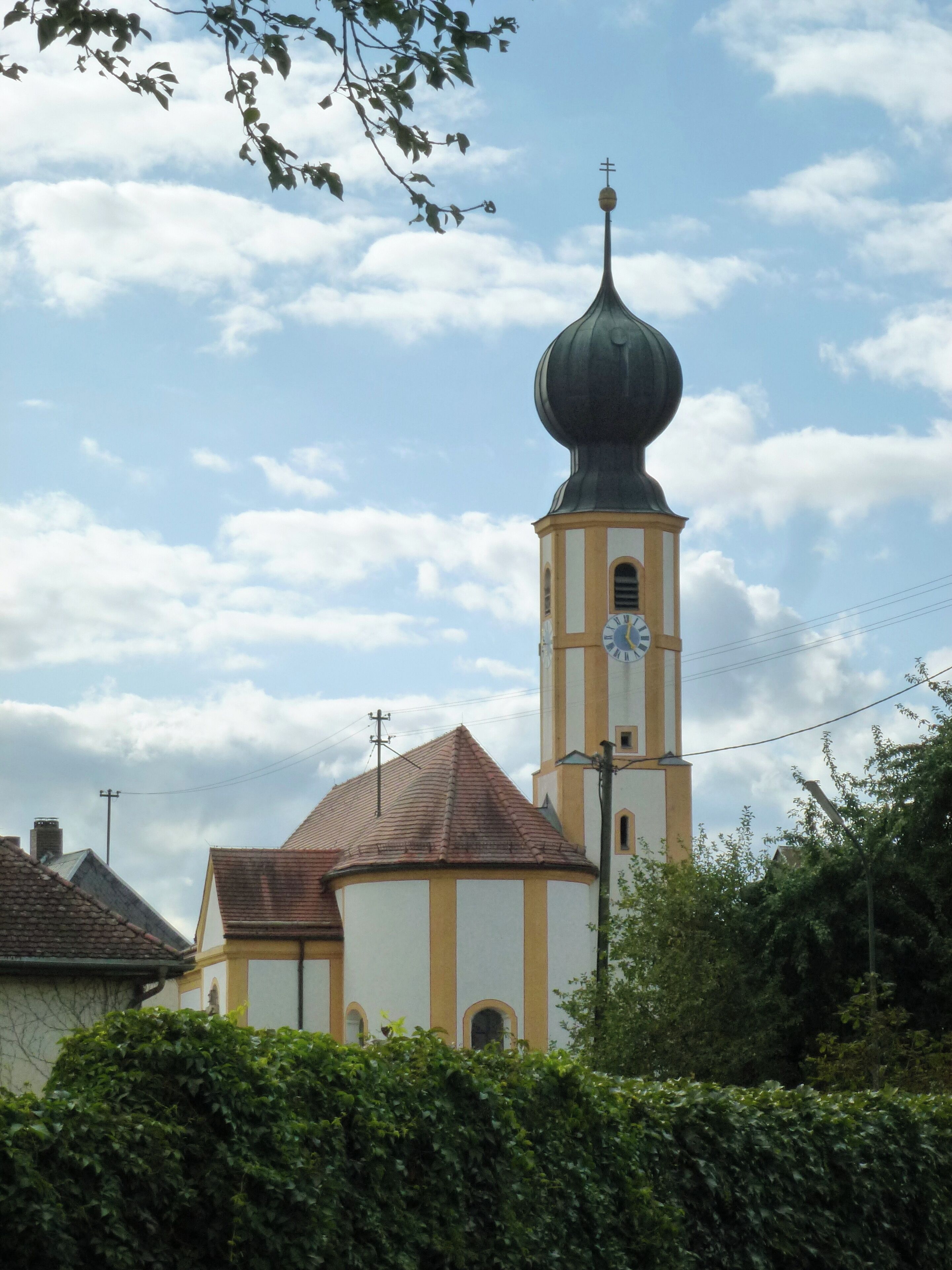 This is a photograph of an architectural monument. It is on the list of cultural monuments of Bayern, no. D-1-74-122-15